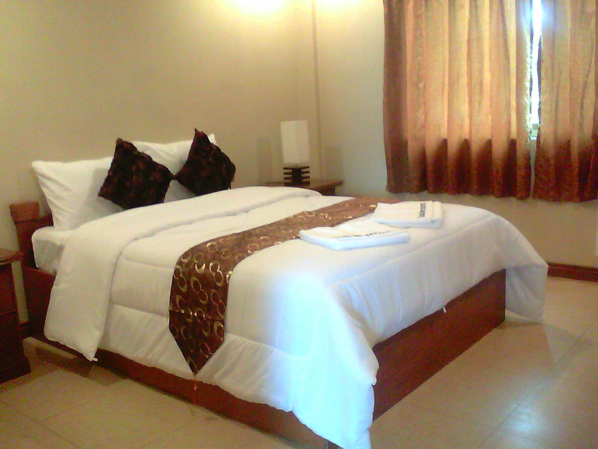 Subic Waterfront Resort And Hotel Esterno foto