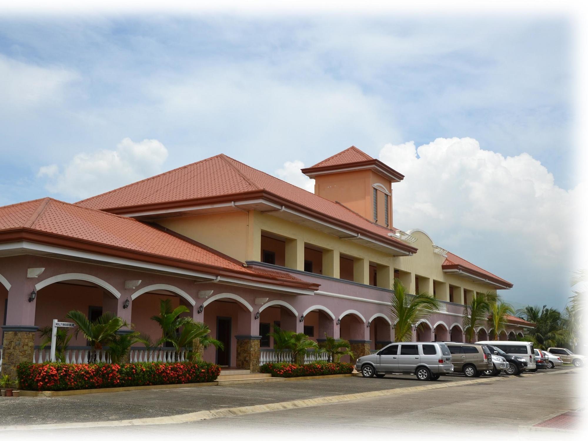 Subic Waterfront Resort And Hotel Esterno foto