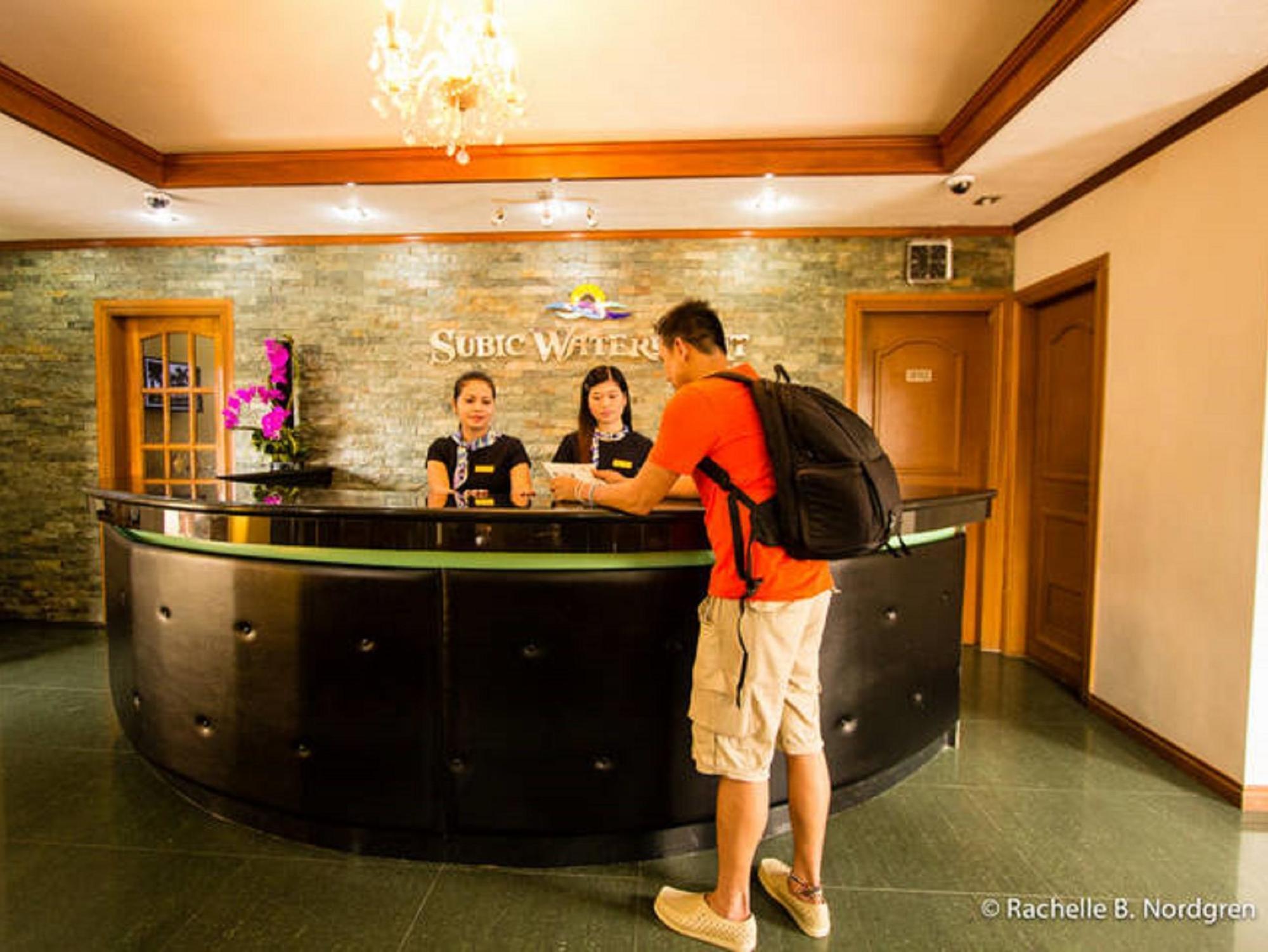 Subic Waterfront Resort And Hotel Esterno foto