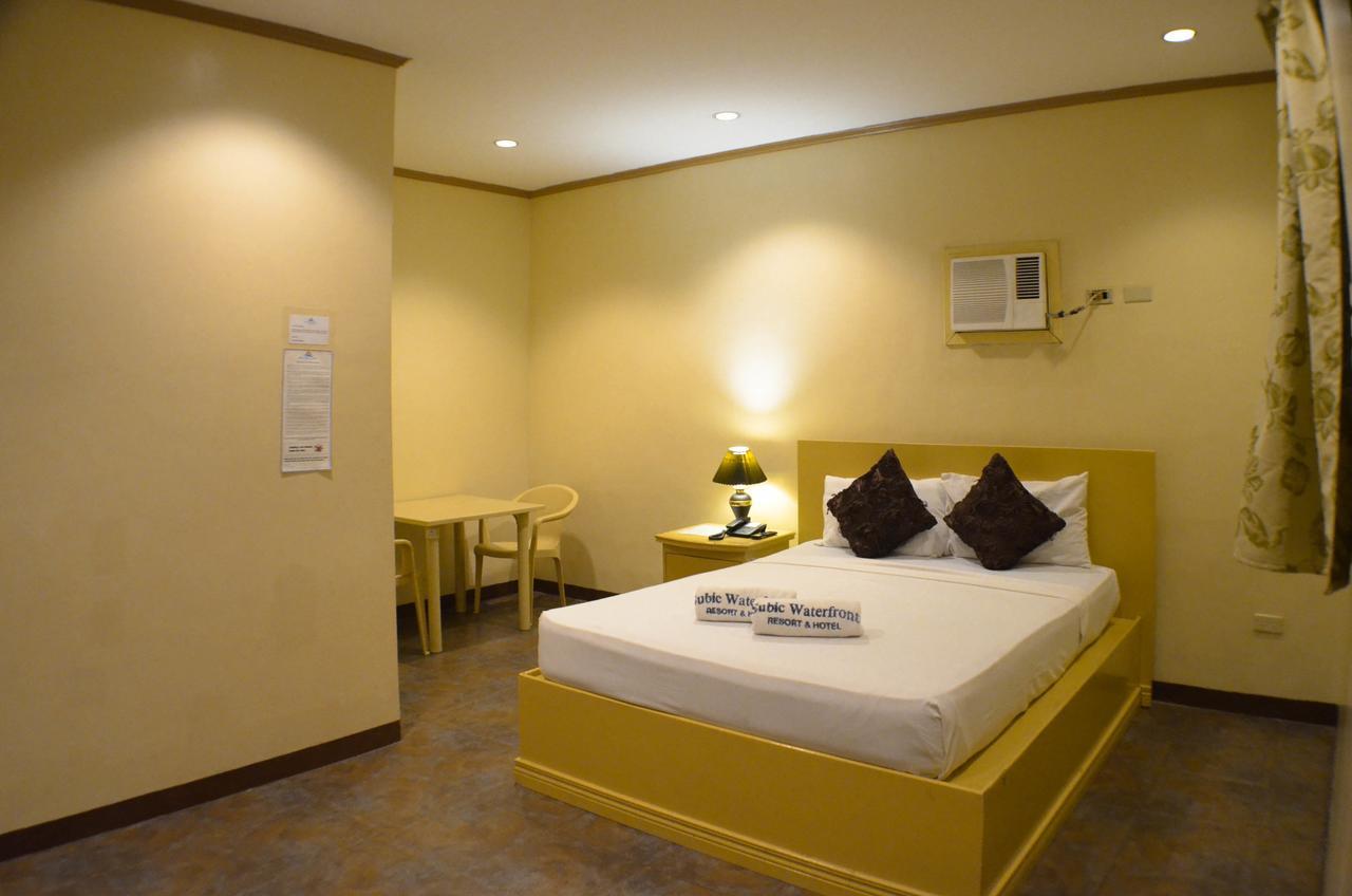 Subic Waterfront Resort And Hotel Esterno foto