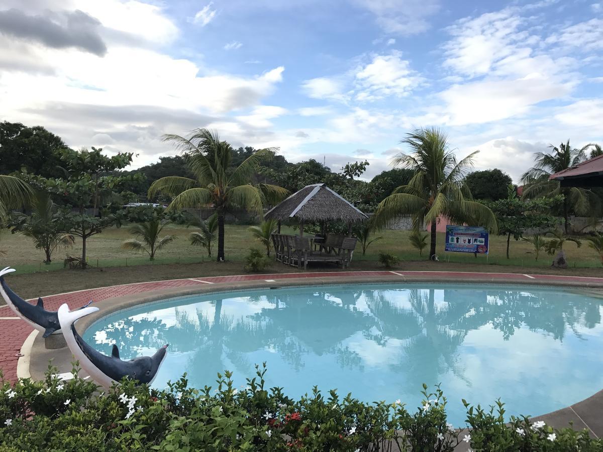 Subic Waterfront Resort And Hotel Esterno foto