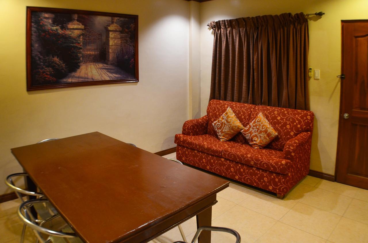 Subic Waterfront Resort And Hotel Esterno foto