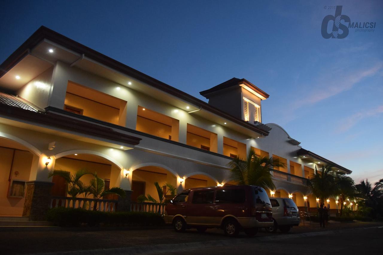 Subic Waterfront Resort And Hotel Esterno foto